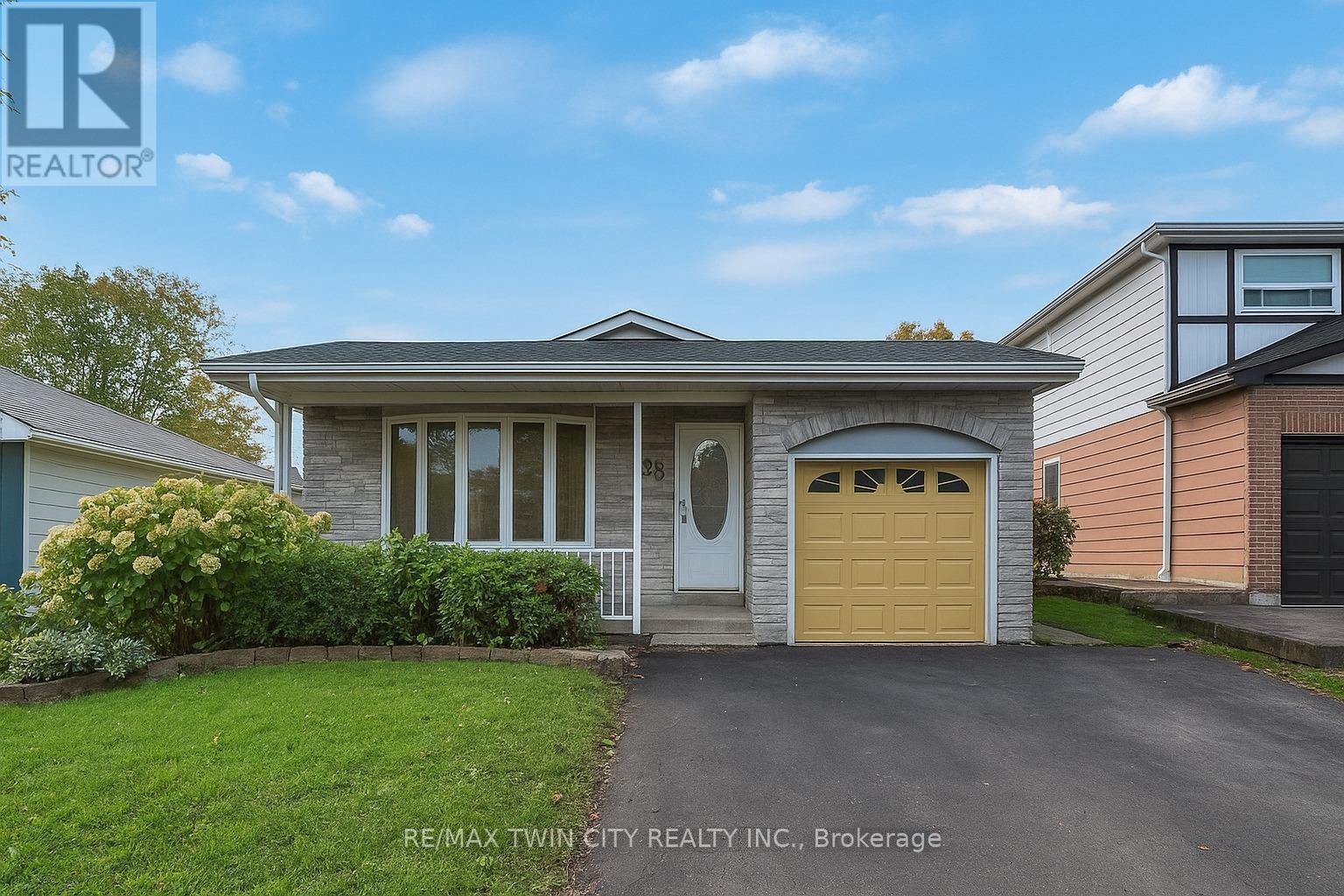 MLS® listing #29139047 for sale located at 88 GLEN LAKE CRESCENT