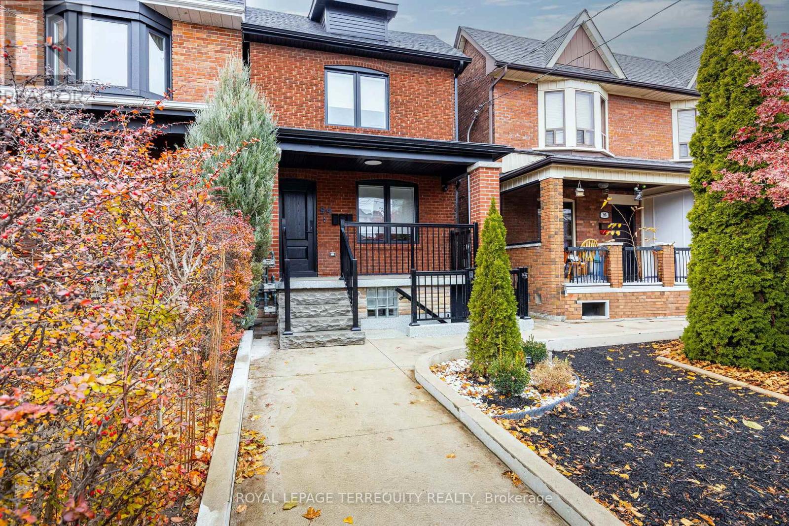 MLS® listing #29141592 for sale located at BSMT - 94 EARLSCOURT AVENUE