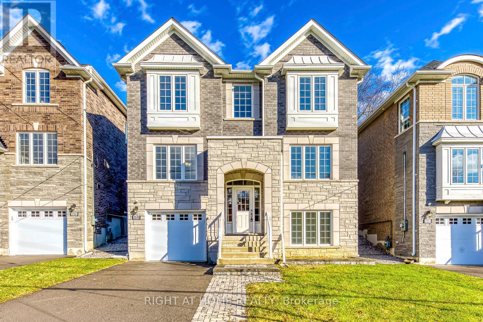 MLS® listing #29141960 for sale located at 2579 ISLINGTON AVENUE