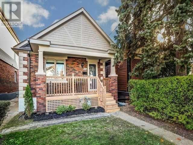MLS® listing #29142110 for sale located at 13 SUTHERLAND AVENUE