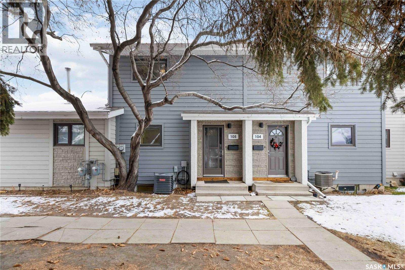 MLS® listing #29142232 for sale located at 105 2703 Spadina CRESCENT E