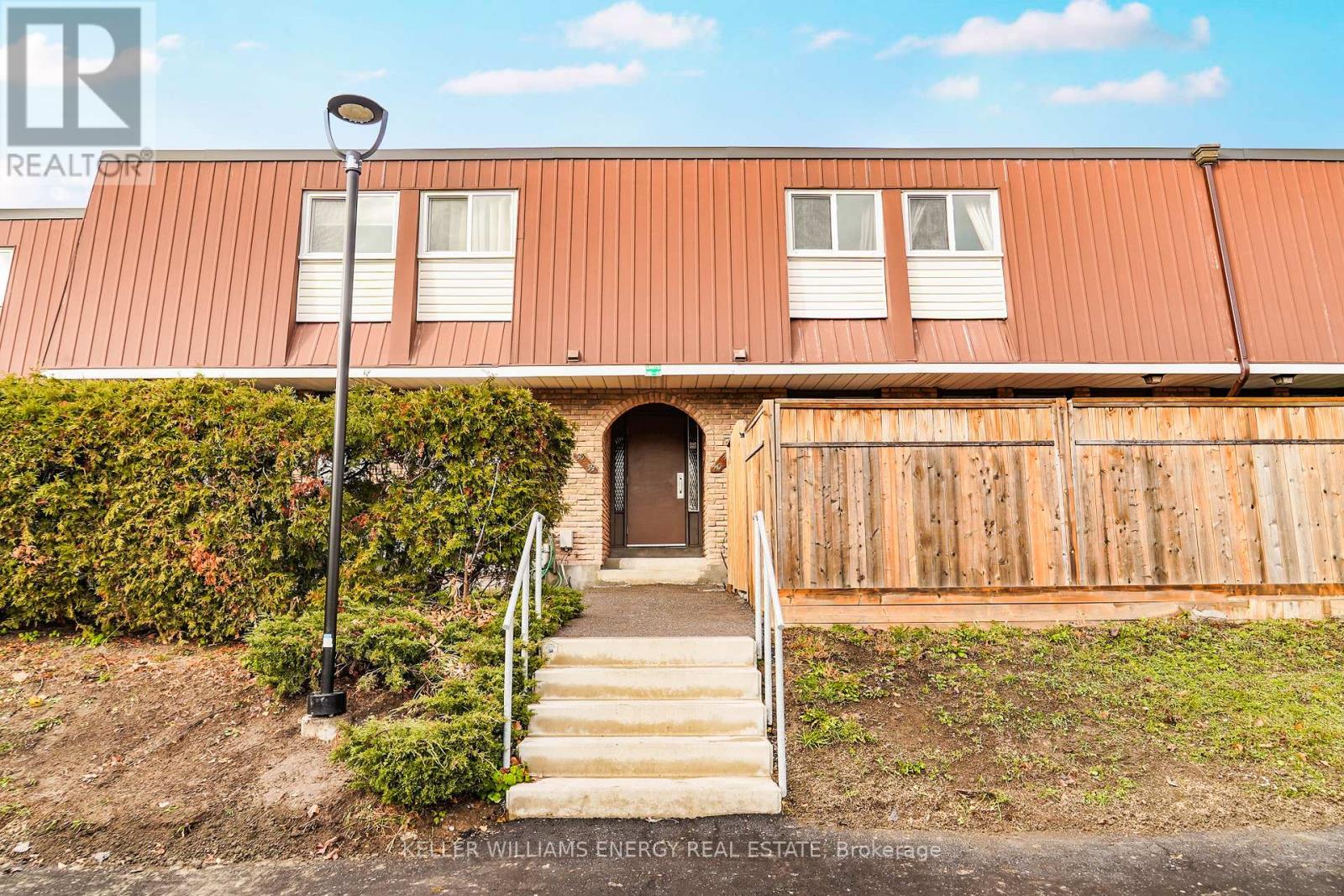 MLS® listing #29144281 for sale located at 39 - 1333 MARY STREET N