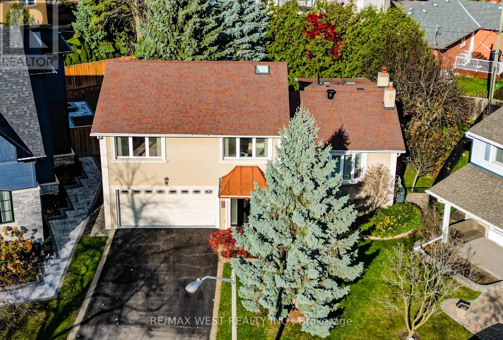 MLS® listing #29145378 for sale located at 17 CLAY COURT