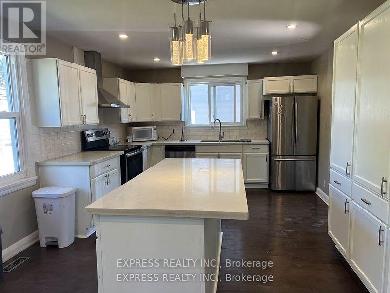 MLS® listing #29145929 for sale located at 120 BEATRICE STREET W