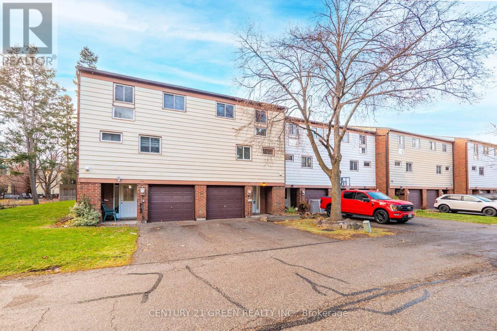 MLS® listing #29147571 for sale located at 9 - 650 CHILDS DRIVE