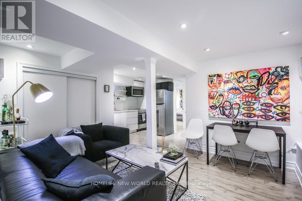 MLS® listing #29148409 for sale located at LOWER - 679 GLADSTONE AVENUE