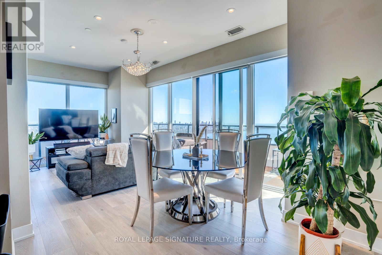 MLS® listing #29148442 for sale located at LPH05A - 30 SHORE BREEZE DRIVE