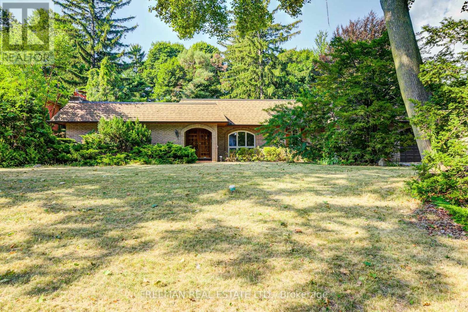 MLS® listing #29149258 for sale located at 1528 KNARESWOOD DRIVE