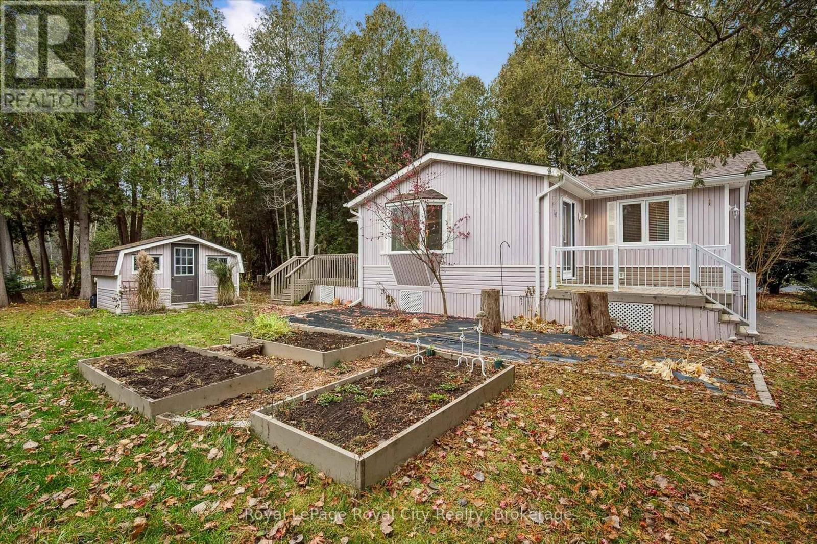 MLS® listing #29150067 for sale located at 10 SPRUCE AVENUE