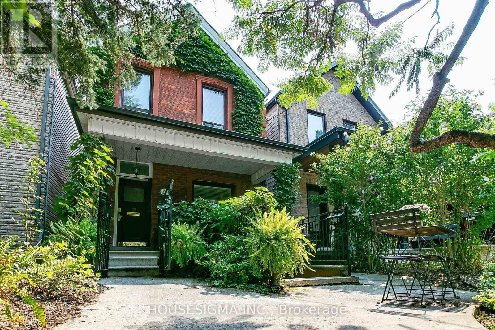 MLS® listing #29150175 for sale located at LOWER - 529 CRAWFORD STREET