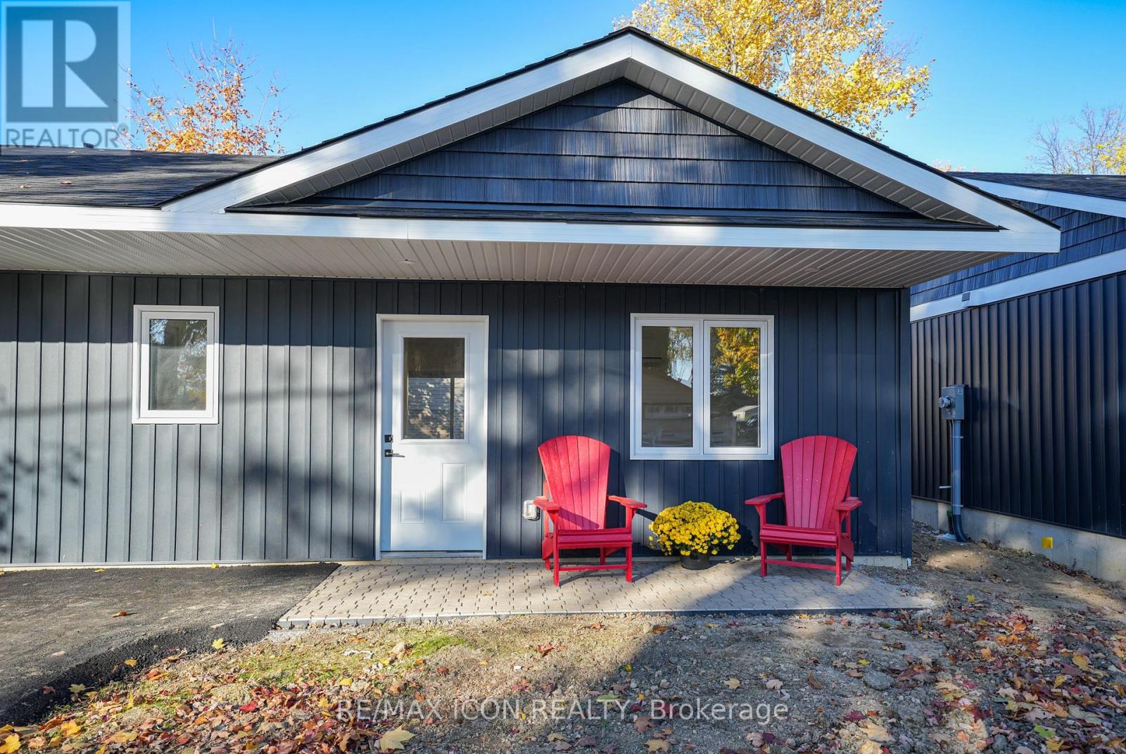 MLS® listing #29150985 for sale located at 1 - 220 ARDROSS STREET E