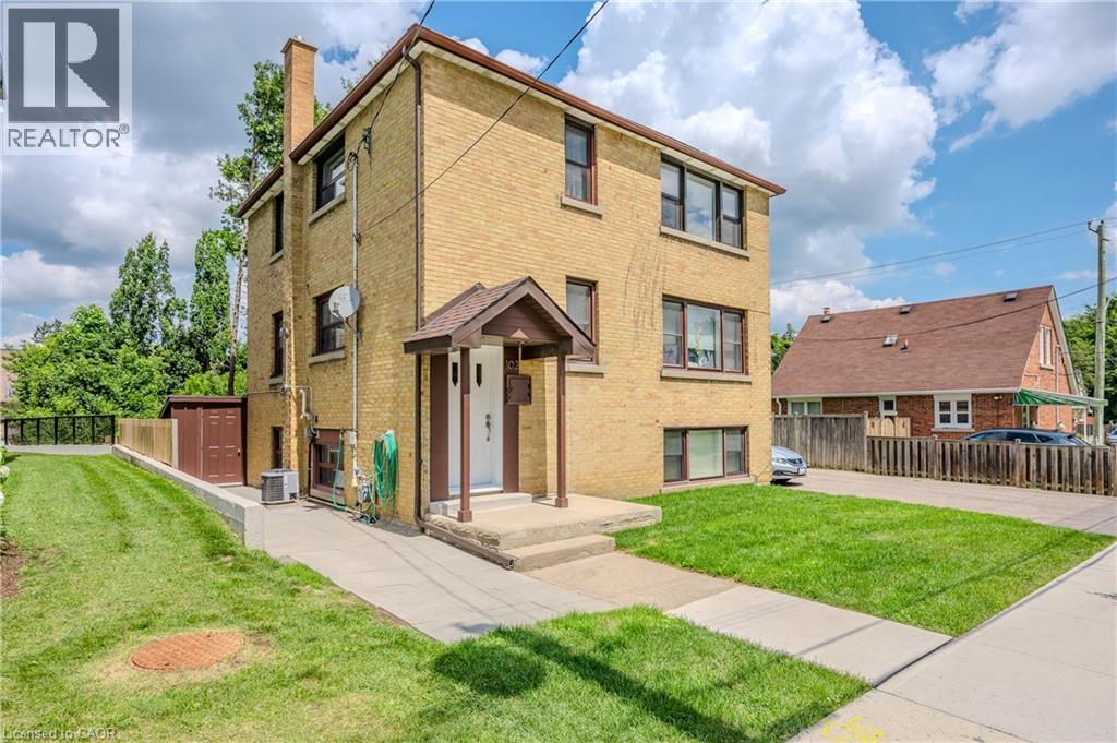 MLS® listing #29151516 for sale located at 102 SYDNEY Street N Unit# 3