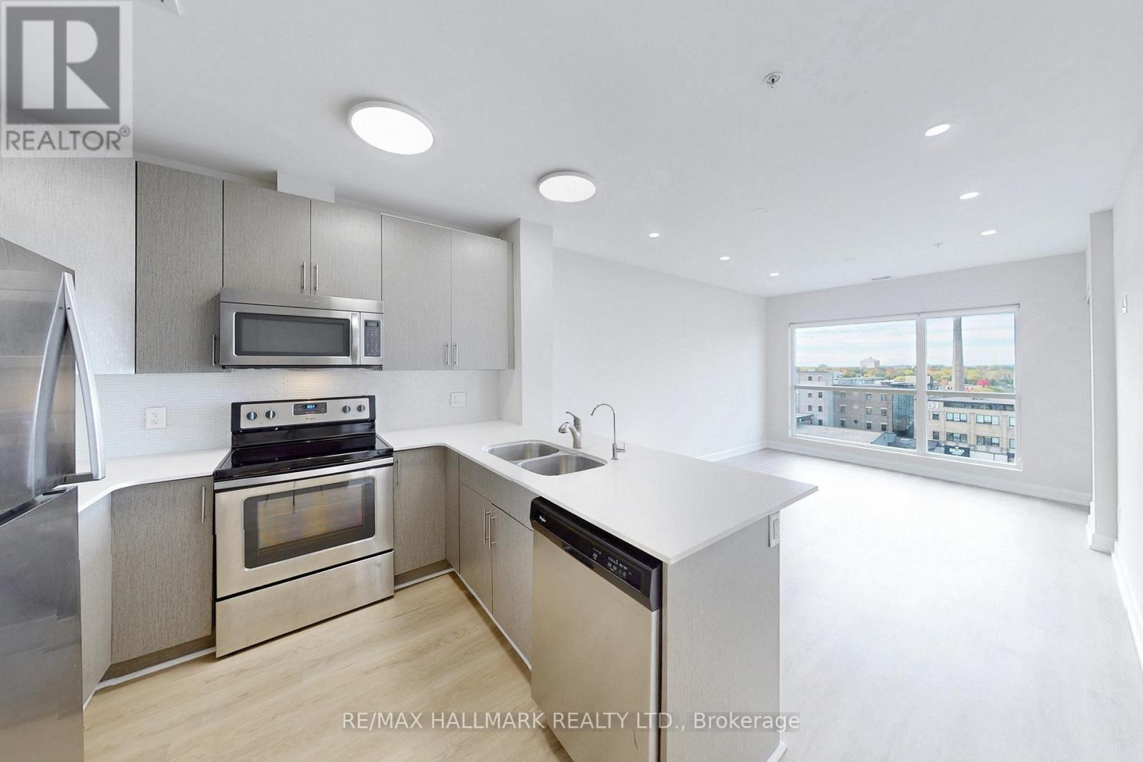 MLS® listing #29151649 for sale located at 711 - 1 VICTORIA STREET S