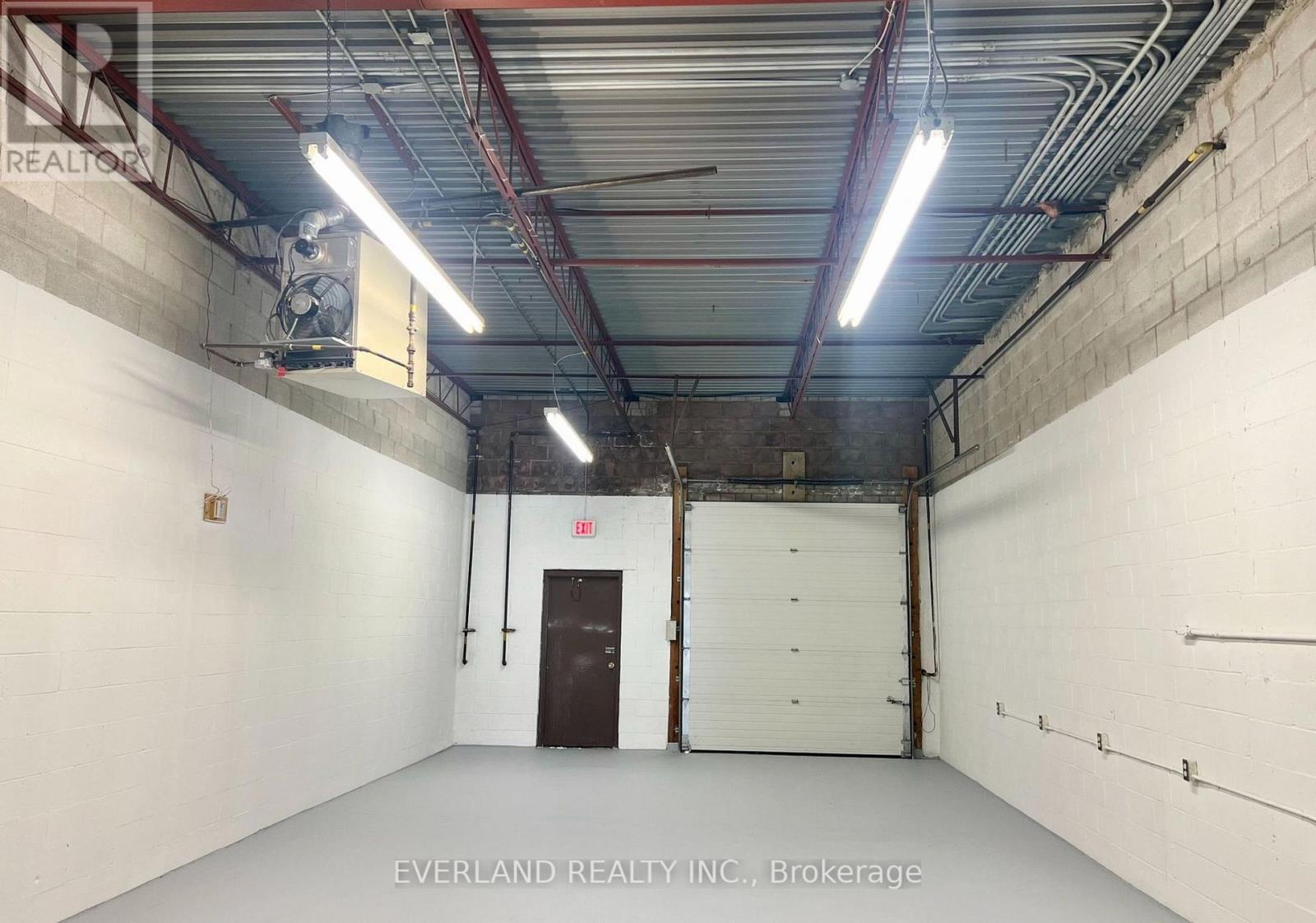 MLS® listing #29153763 for sale located at 215 - 50 SILVER STAR BOULEVARD