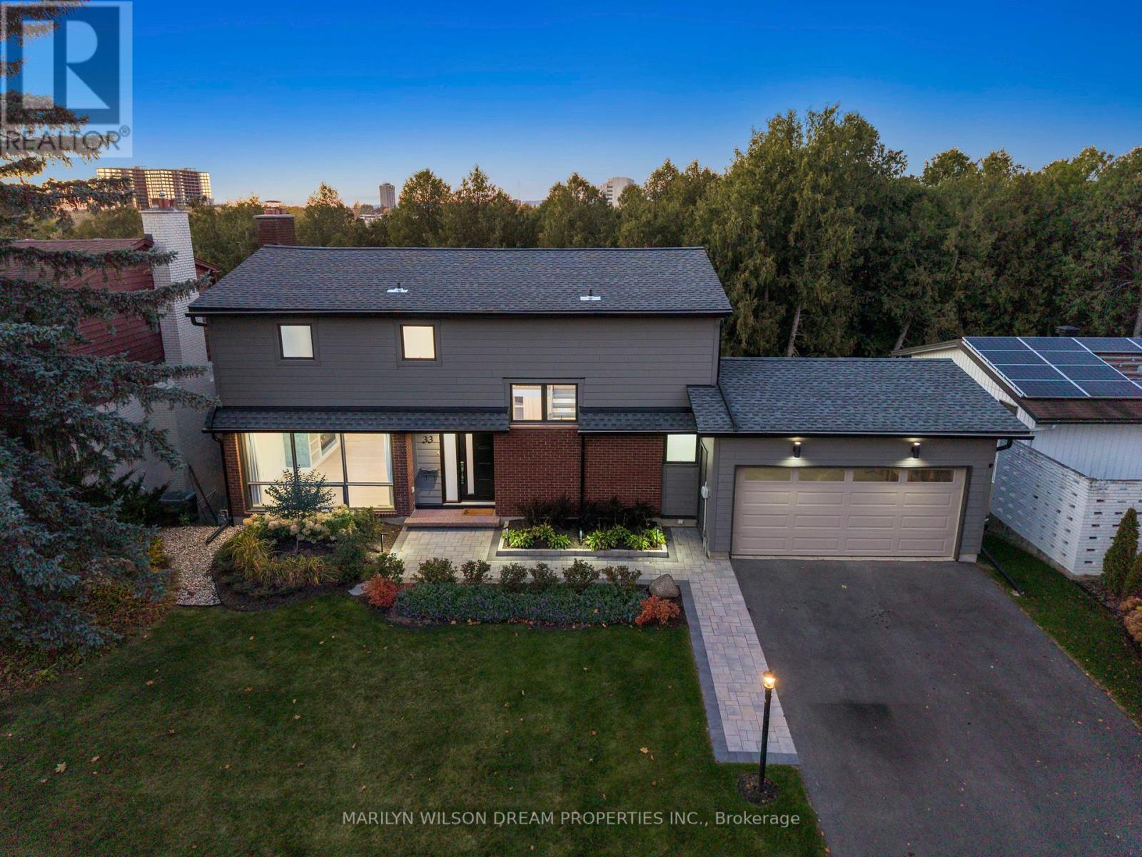 MLS® listing #29155017 for sale located at 33 COMMANCHE DRIVE