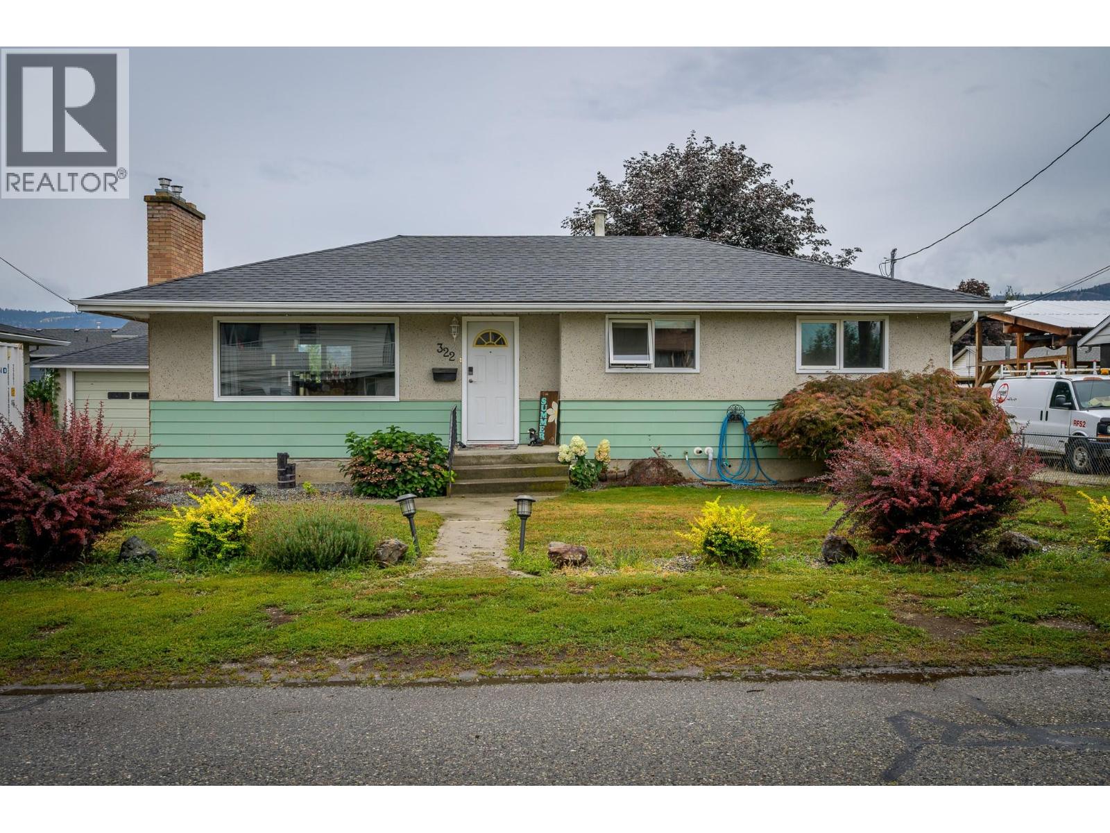 MLS® listing #29155896 for sale located at 322 Walnut Avenue