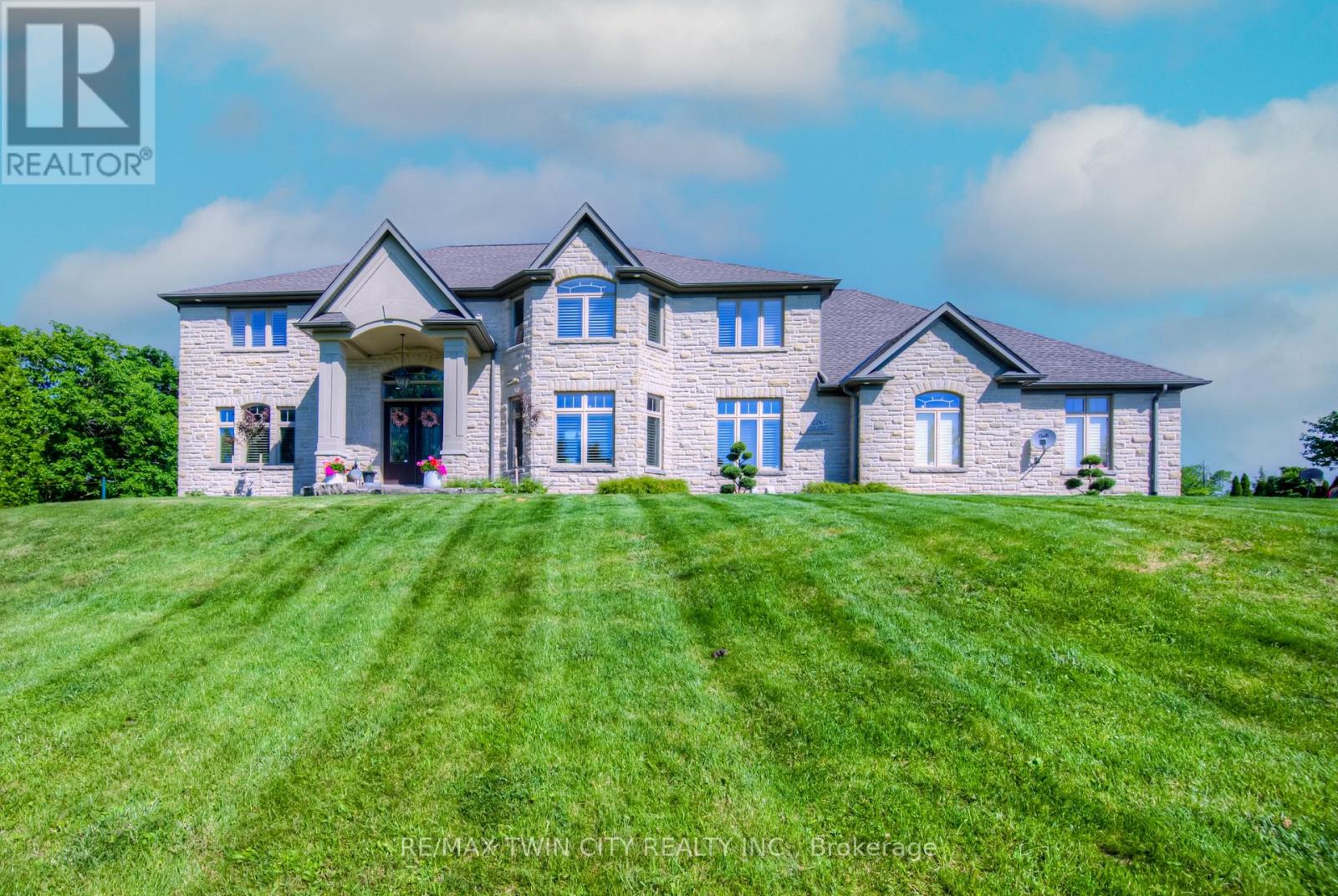 MLS® listing #29156838 for sale located at 226 SHADE STREET