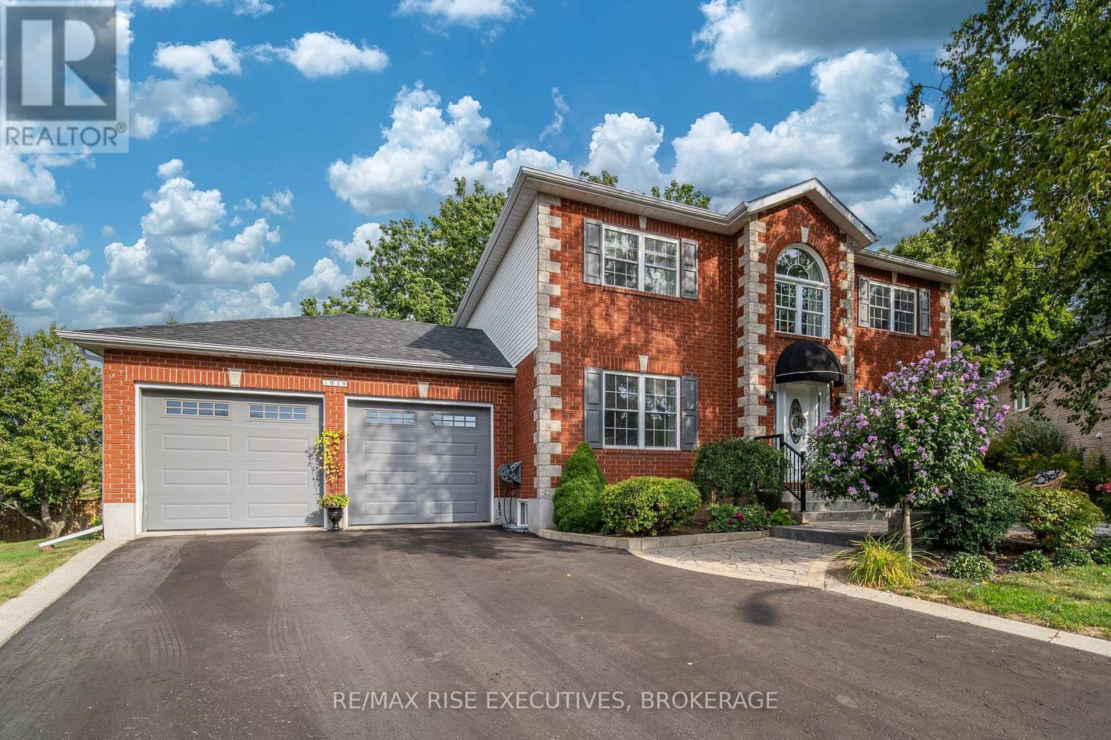 MLS® listing #29157981 for sale located at 1039 RYAN COURT