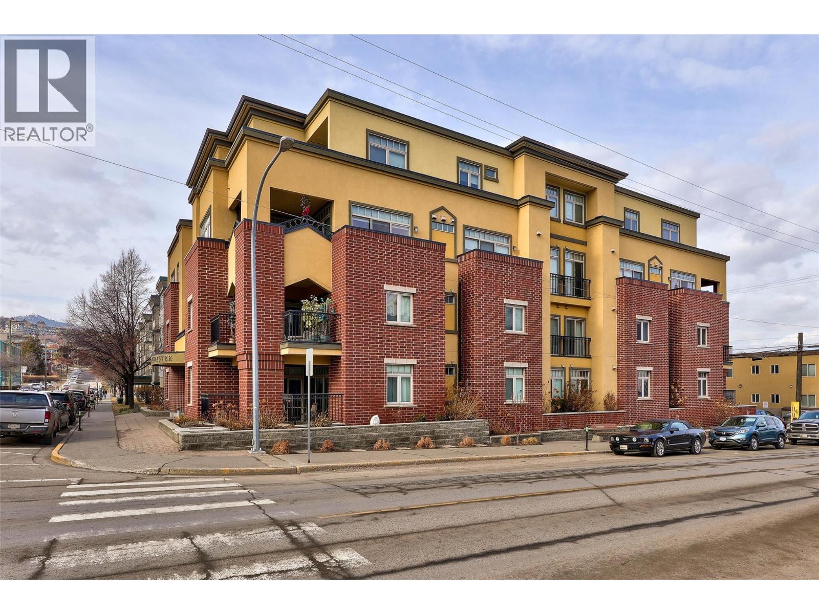MLS® listing #29160025 for sale located at 370 Battle Street Unit# 401