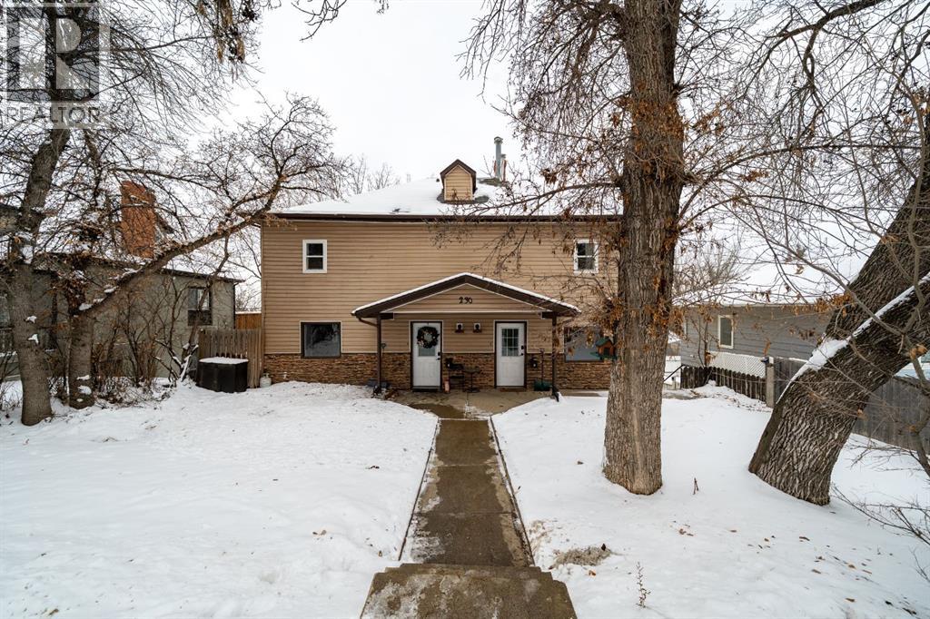 MLS® listing #29161329 for sale located at 230 3 Street SE