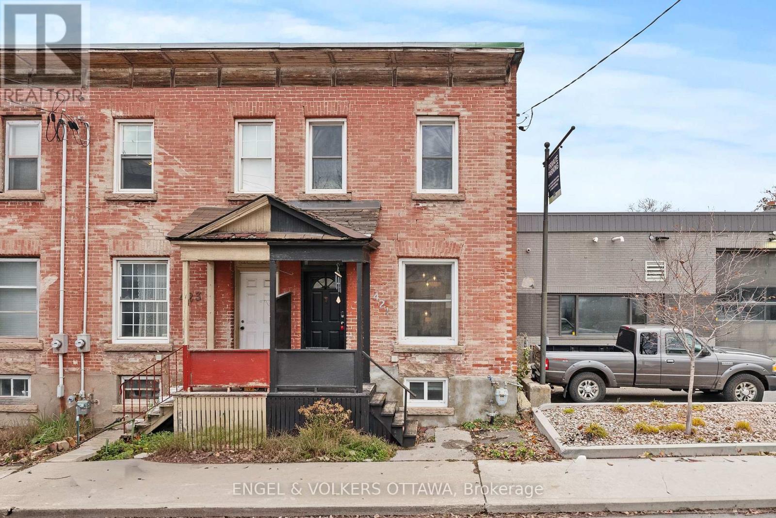 MLS® listing #29161397 for sale located at 421 ARLINGTON AVENUE