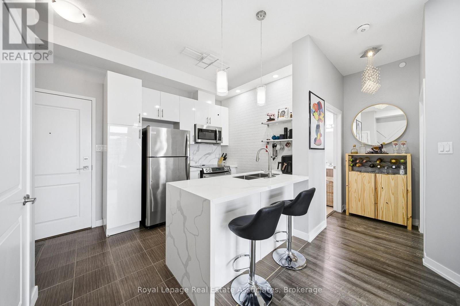 MLS® listing #29161458 for sale located at 616 - 125 SHOREVIEW PLACE