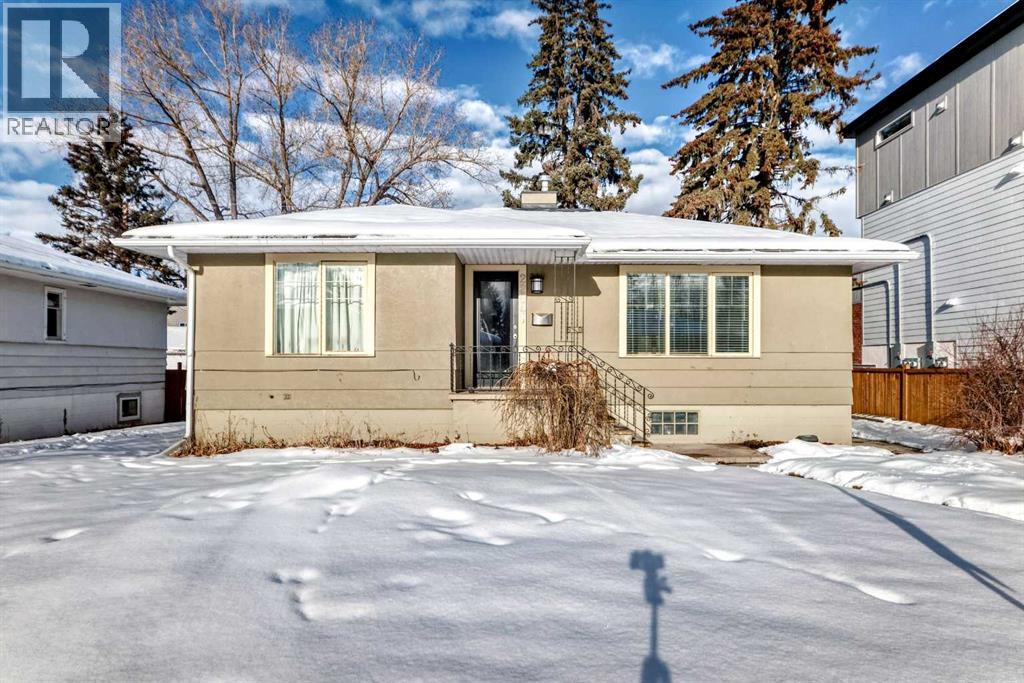 MLS® listing #29165390 for sale located at 2204 25 Avenue NW