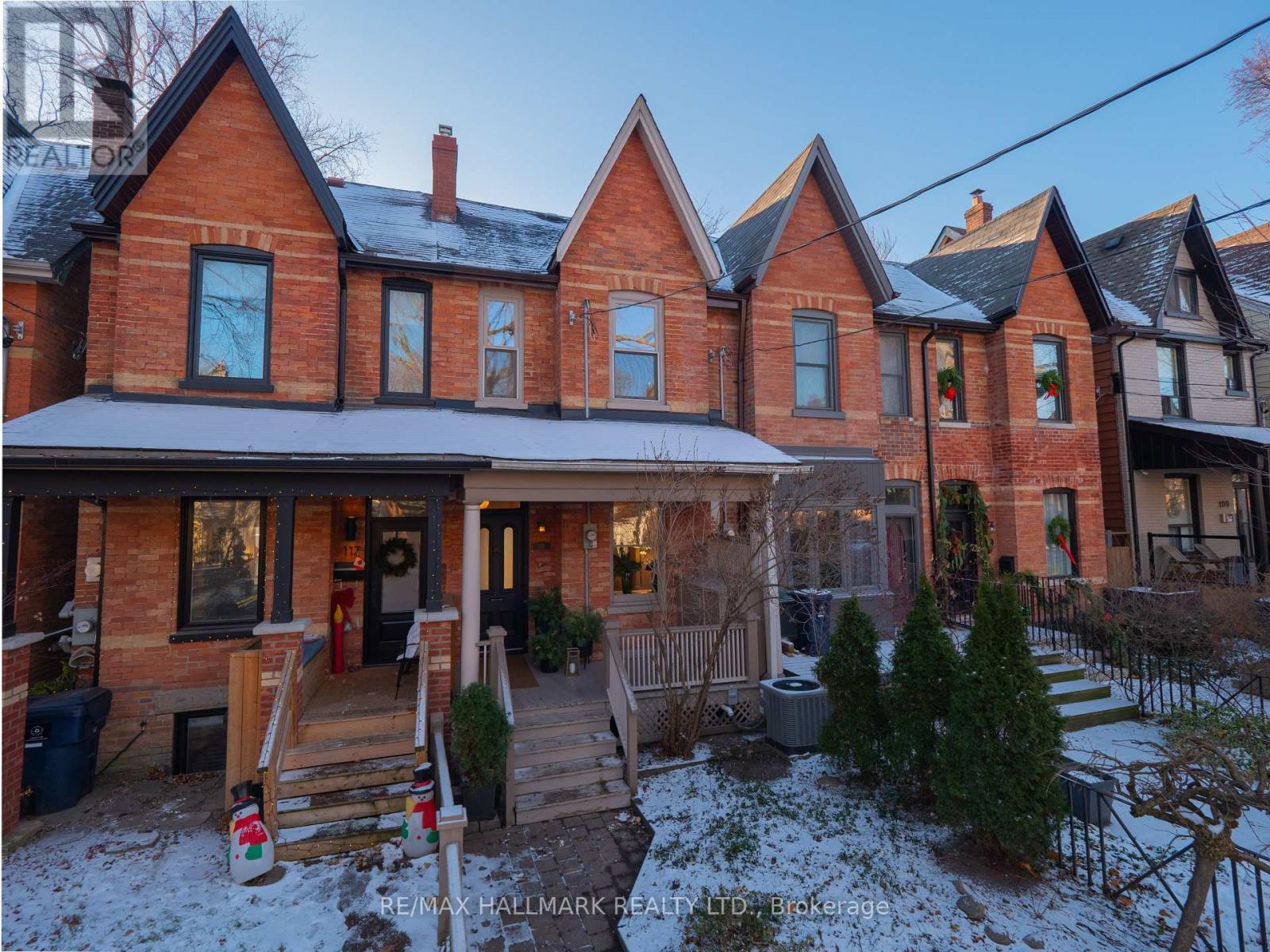 MLS® listing #29165732 for sale located at 115 VICTOR AVENUE