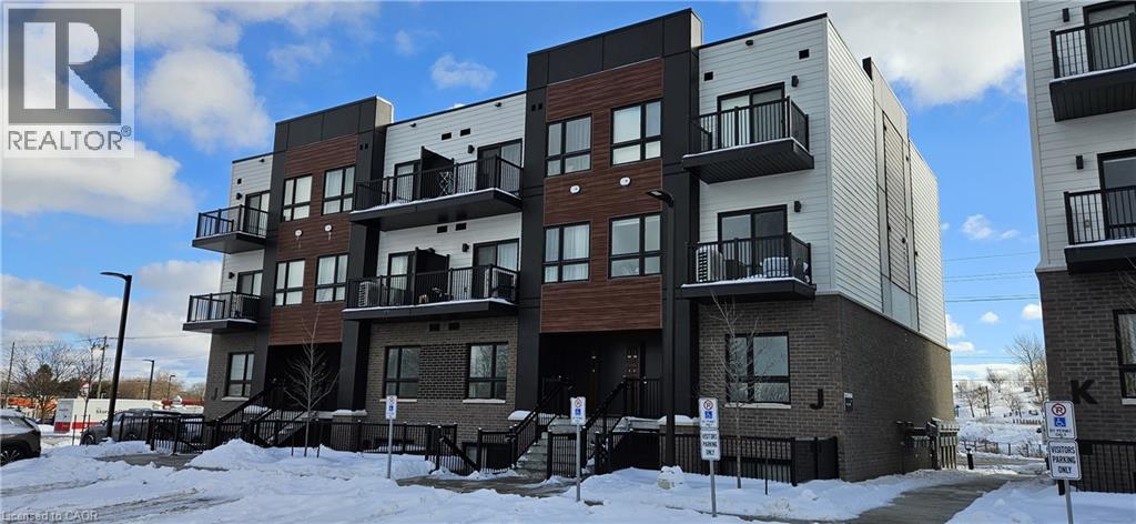 MLS® listing #29165922 for sale located at 40 PALACE Street Unit# J8