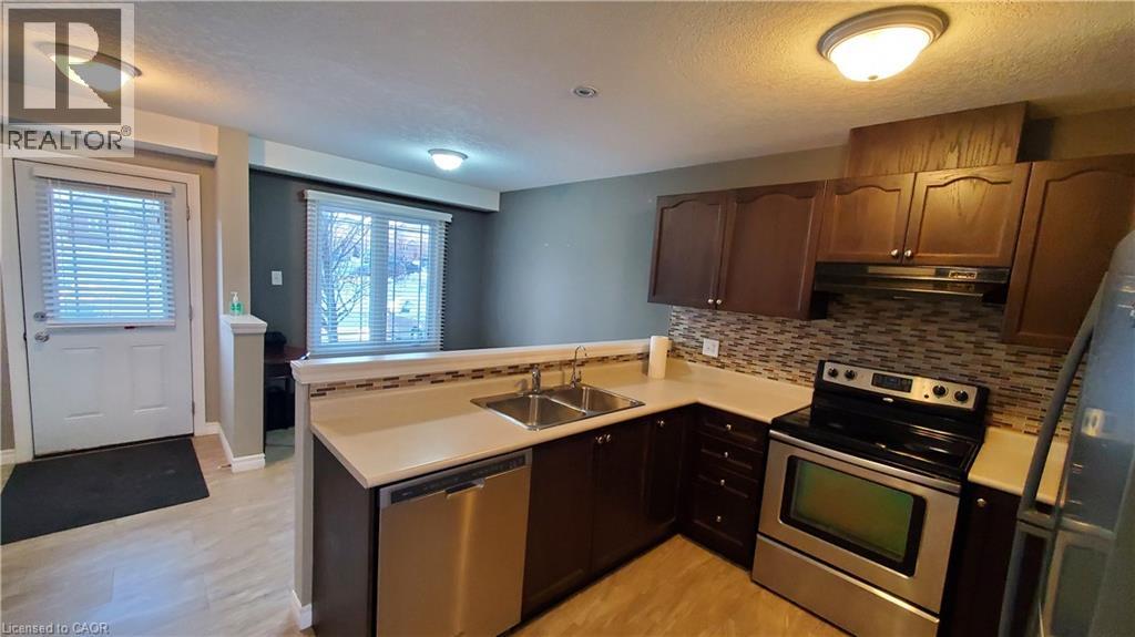 MLS® listing #29166516 for sale located at 10 FOXGLOVE Crescent Unit# 47