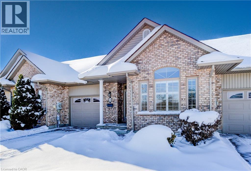 MLS® listing #29167626 for sale located at 34 LIVINGSTON Boulevard Unit# 15