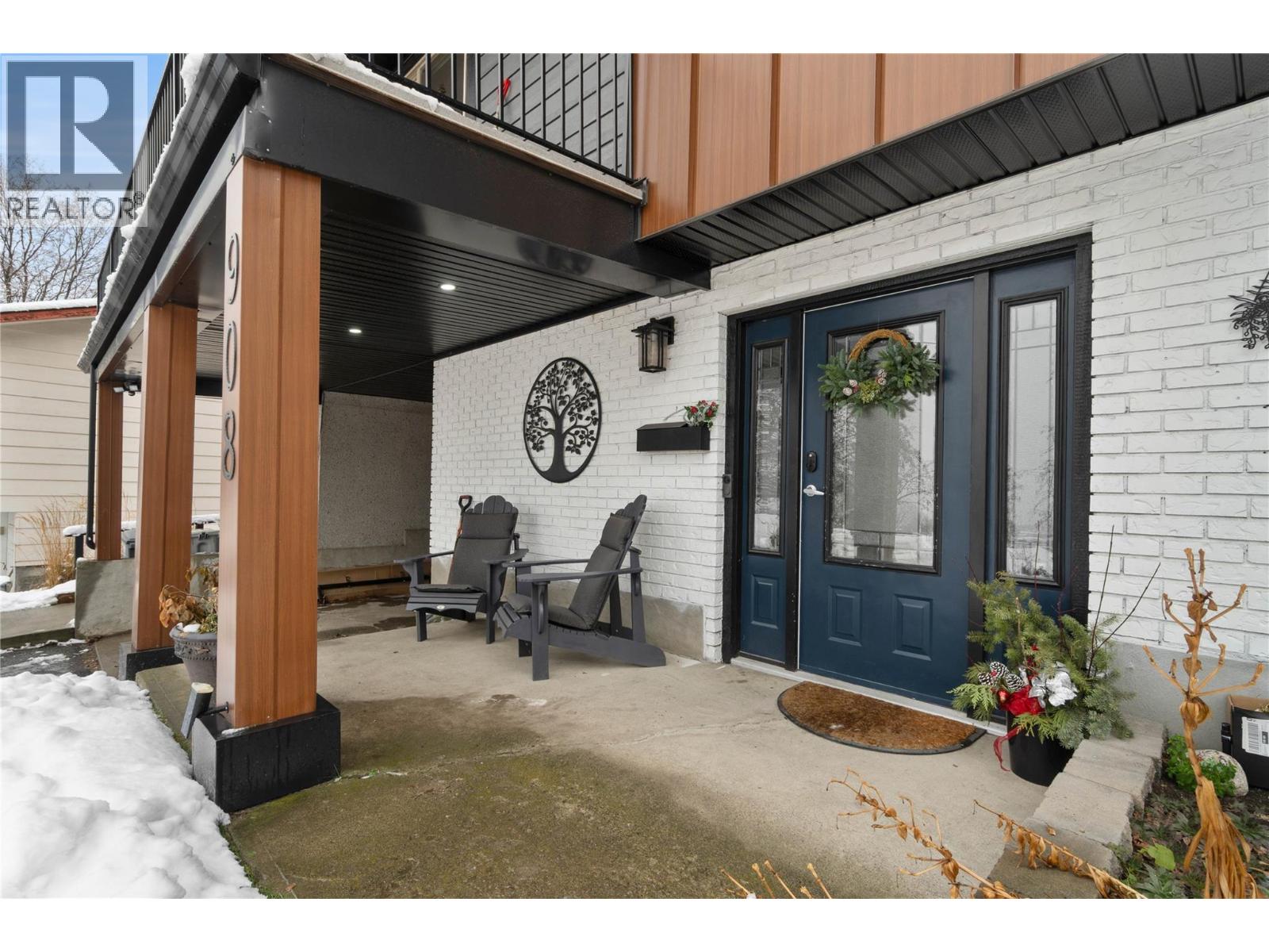 MLS® listing #29167686 for sale located at 908 GLENEAGLES Drive