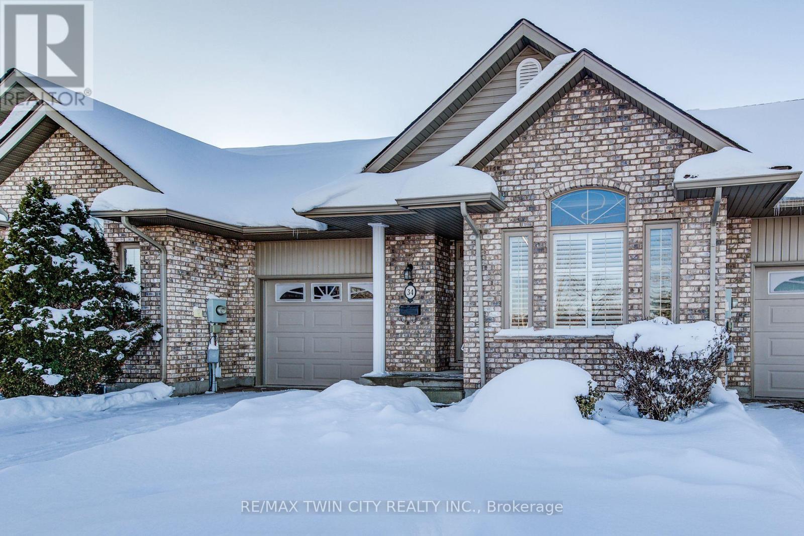 MLS® listing #29167914 for sale located at 15 - 34 LIVINGSTON BOULEVARD