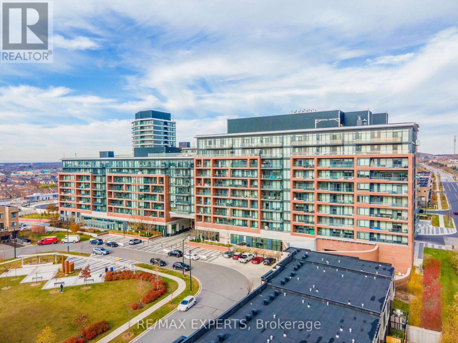 MLS® listing #29168580 for sale located at 106 - 99 EAGLE ROCK WAY