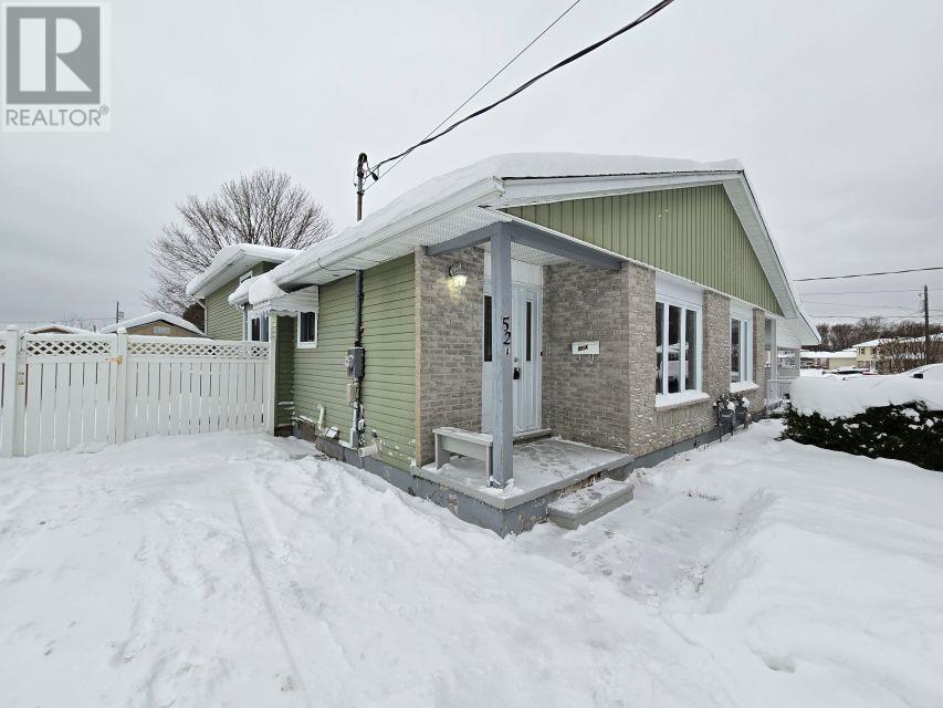 MLS® listing #29169019 for sale located at 52A London CRES