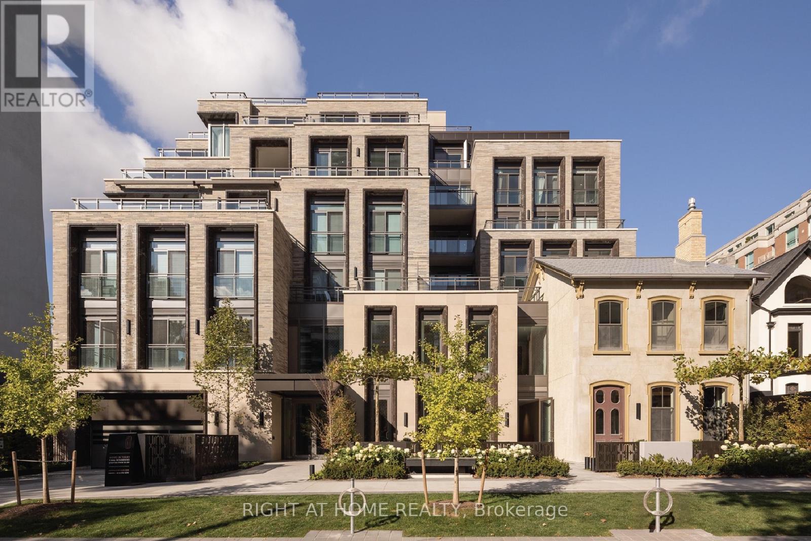 MLS® listing #29174089 for sale located at 302 - 10 PRINCE ARTHUR AVENUE