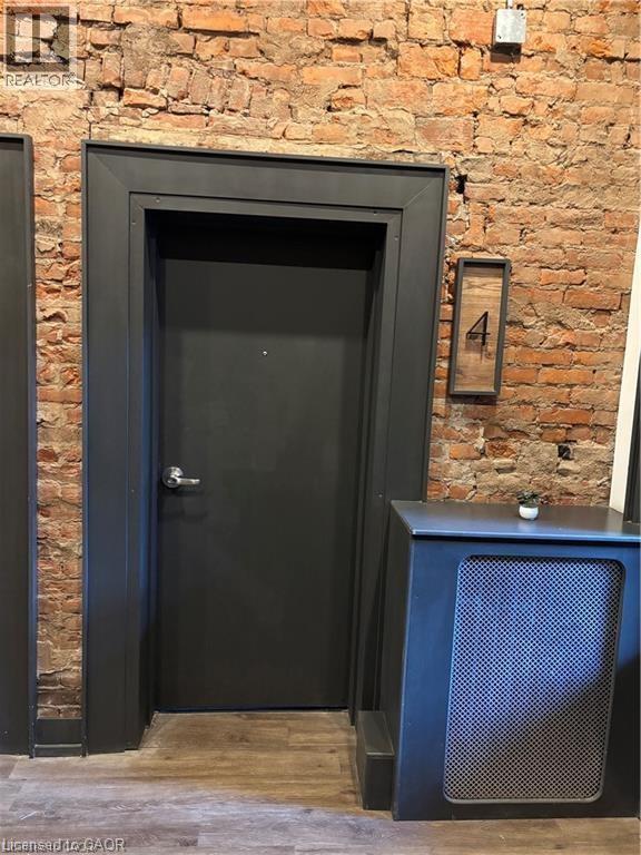 MLS® listing #29174118 for sale located at 123 MACNAB Street S Unit# 4