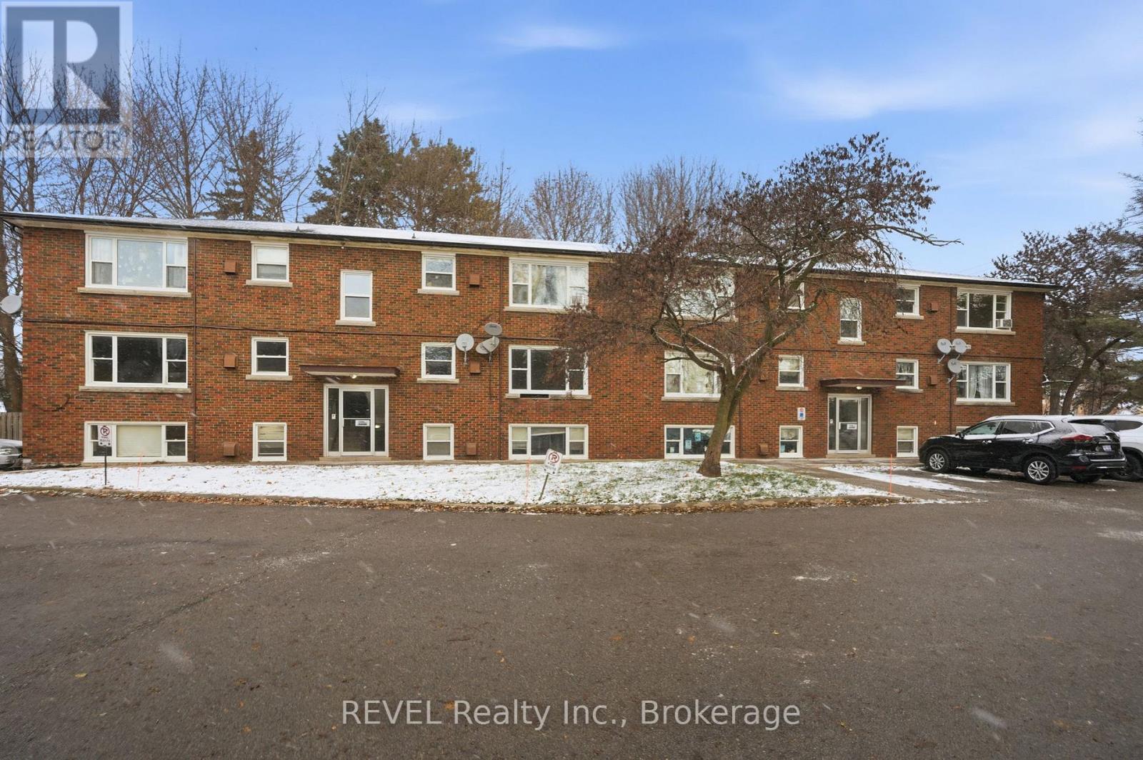 MLS® listing #29174187 for sale located at 3 - 6167 DORCHESTER ROAD