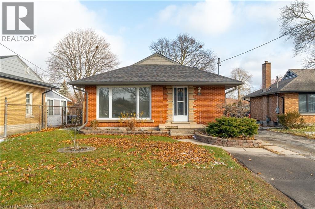 MLS® listing #29175179 for sale located at 220 BRUCE Street