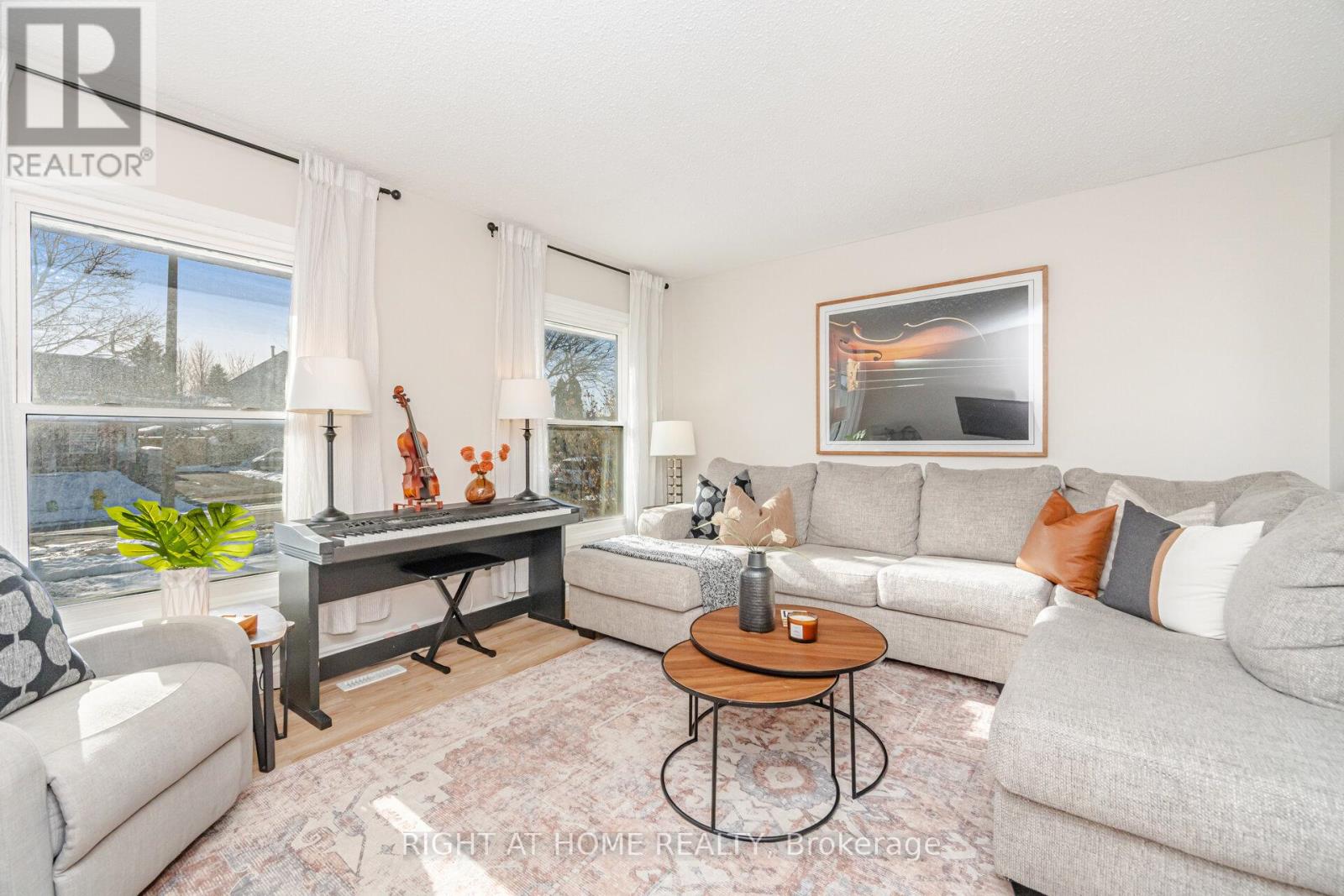 MLS® listing #29176412 for sale located at 17 WHITE OWL CRESCENT