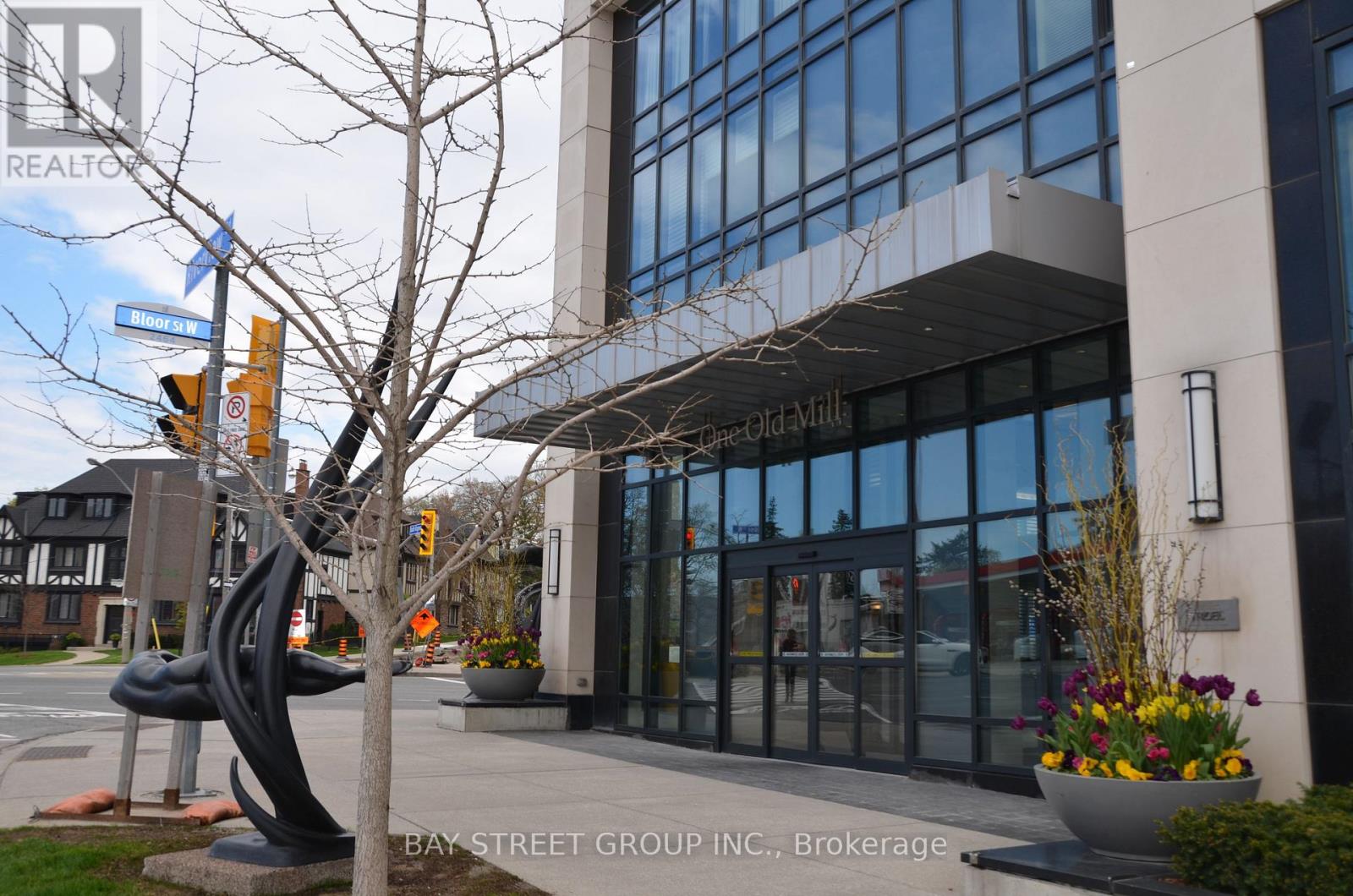 MLS® listing #29176426 for sale located at 124 - 1 OLD MILL DRIVE