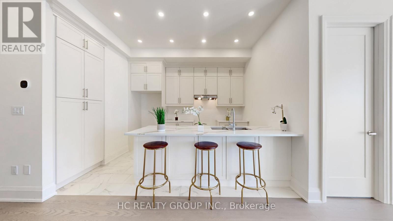 MLS® listing #29179389 for sale located at 3325 TAHA GARDENS