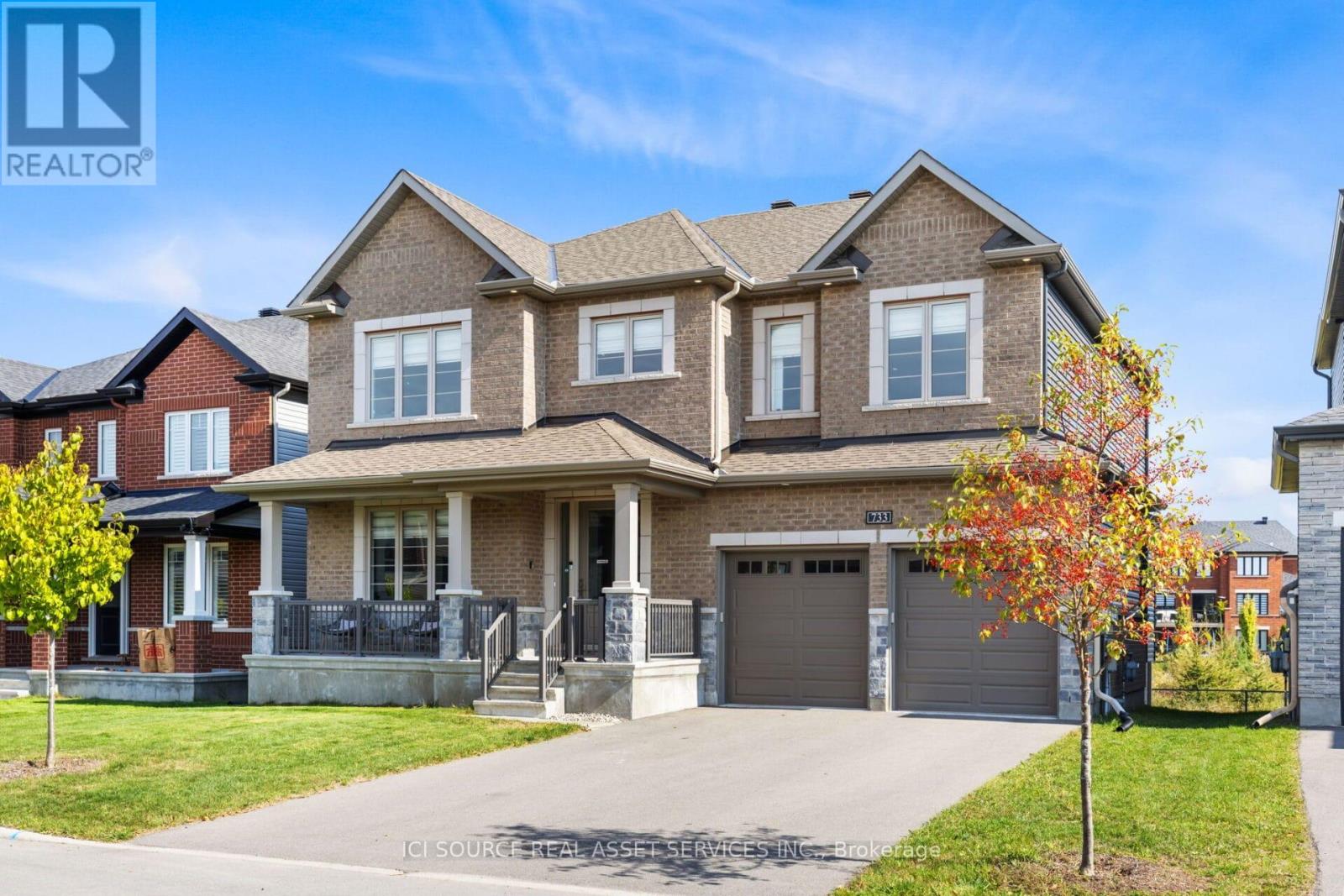 MLS® listing #29179485 for sale located at UPPER - 733 COAST CIRCLE