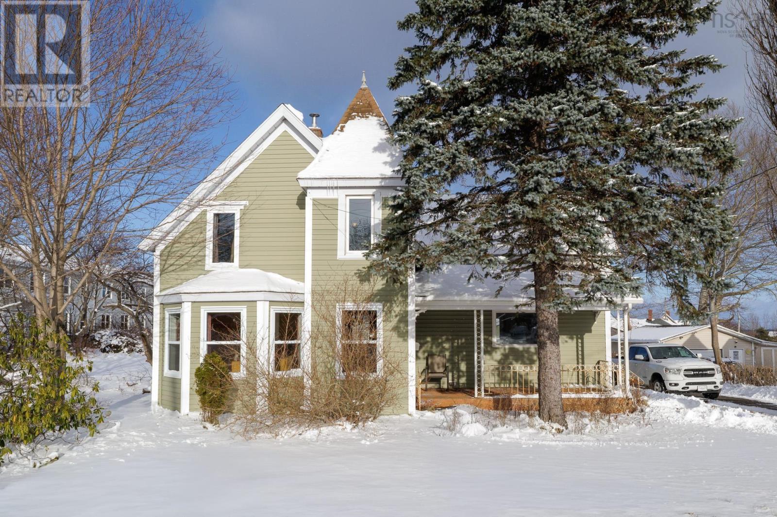 MLS® listing #29179495 for sale located at 564 Main Street