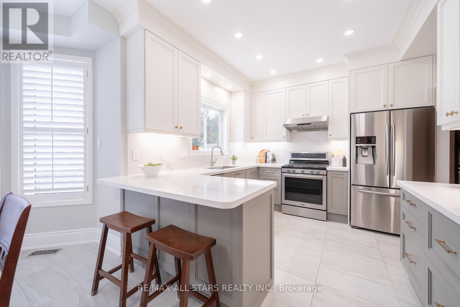 MLS® listing #29179715 for sale located at 176 MANHATTAN DRIVE