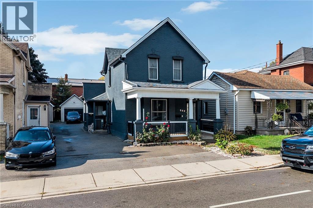 MLS® listing #29179788 for sale located at 174 WILLIAM Street Unit# 2