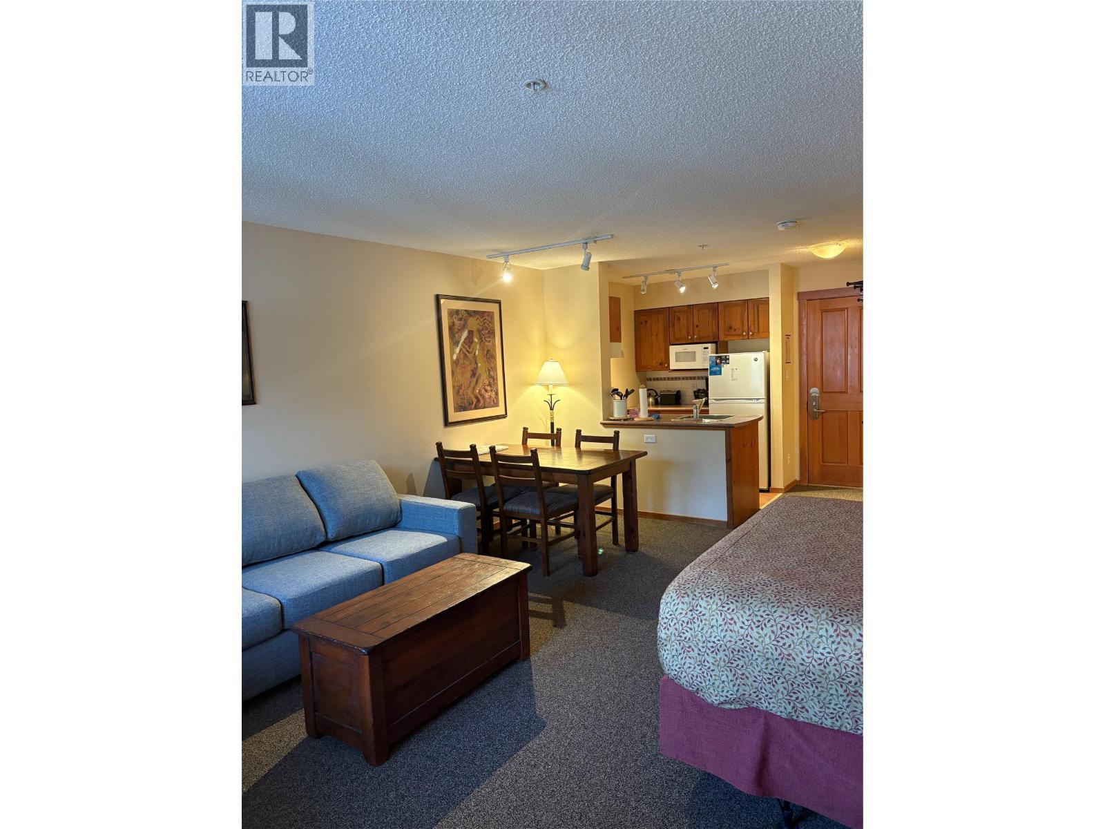 MLS® listing #29179896 for sale located at 2050 Summit Drive Unit# 210