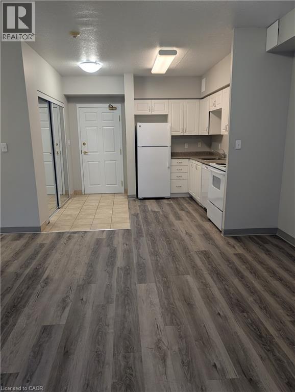 MLS® listing #29180789 for sale located at 736 OLD ALBERT Street Unit# 116