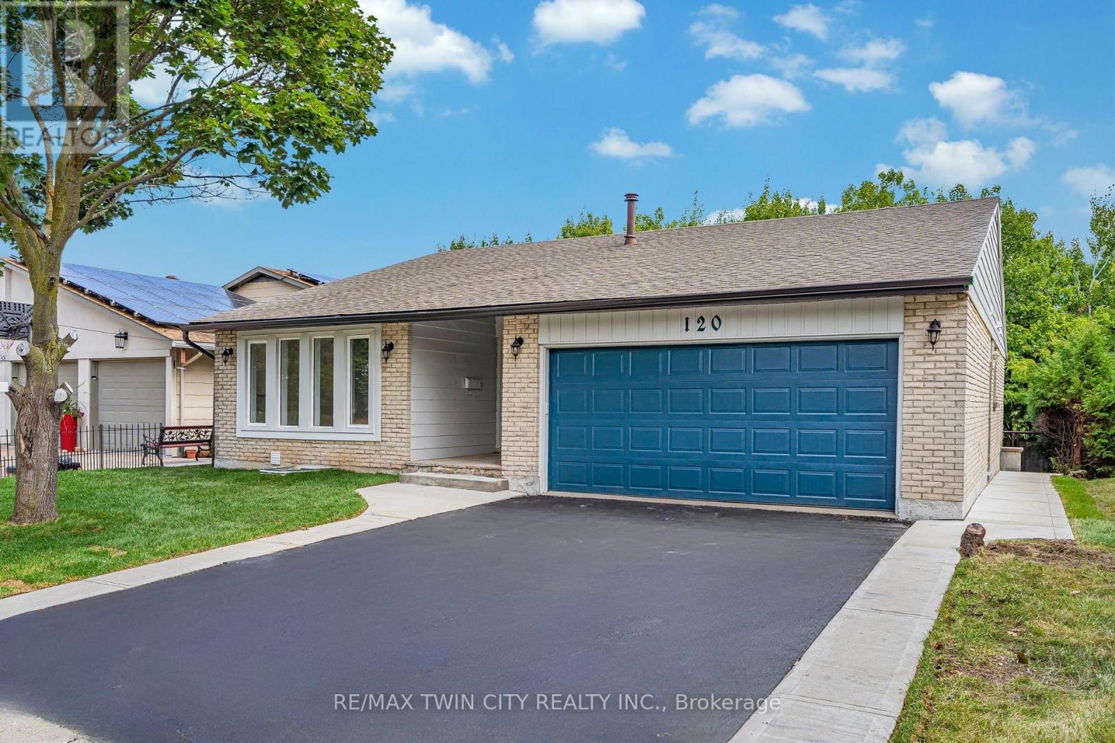 MLS® listing #29180984 for sale located at 120 WESTHEIGHTS DRIVE