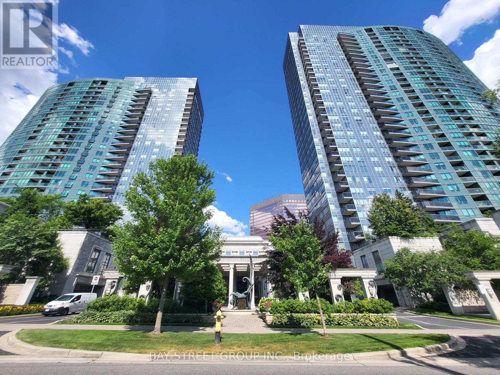 MLS® listing #29182128 for sale located at 1413 - 15 GREENVIEW AVENUE